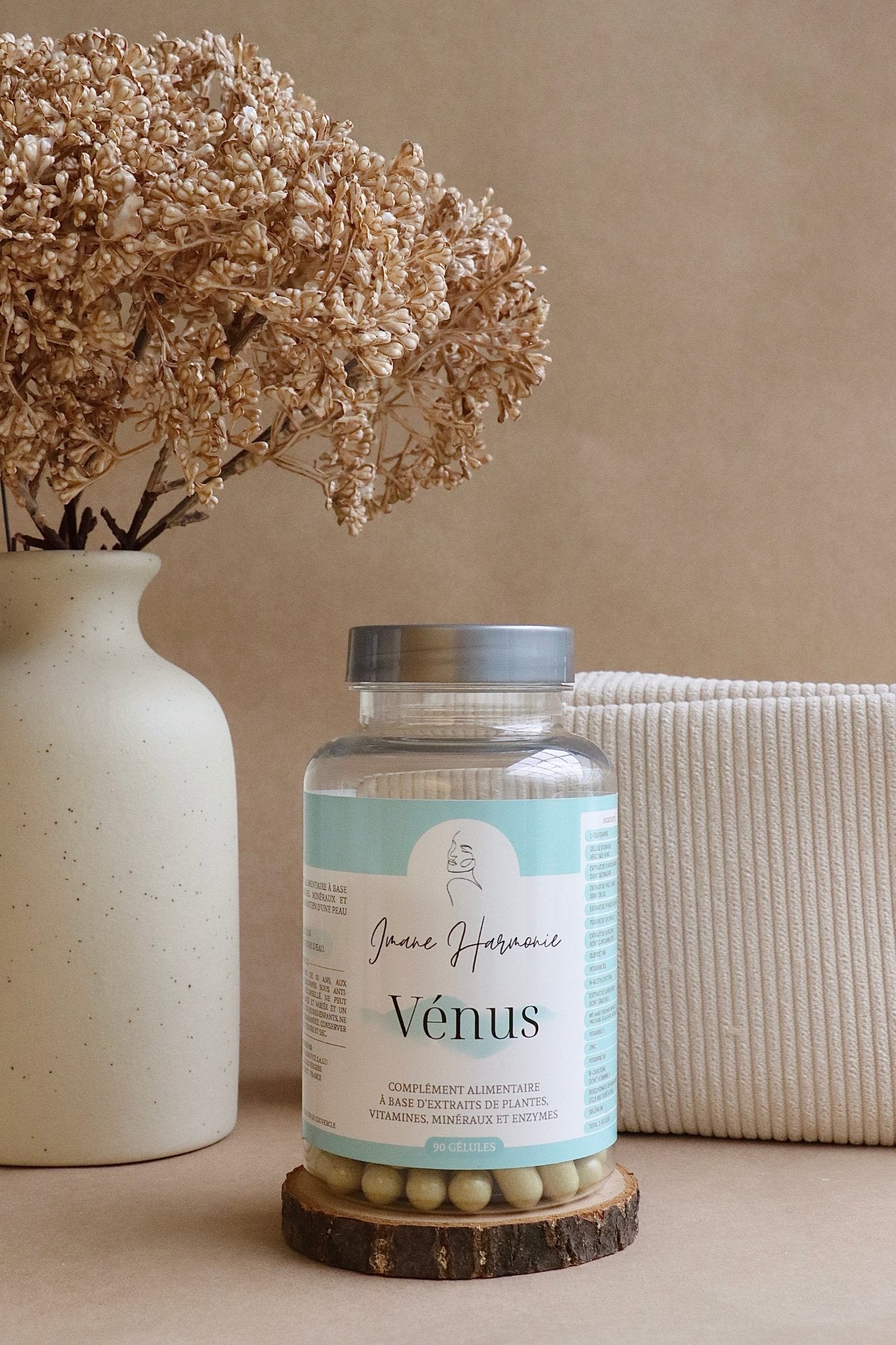 Dietary supplement Venus to improve the quality of your skin and fight acne